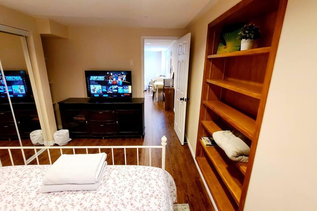 Spacious And Bright Unit With Natural Light. พิกเคอริง ภายนอก รูปภาพ