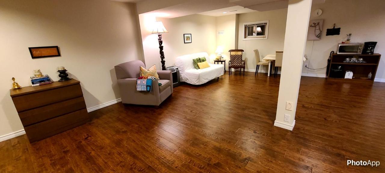 Spacious And Bright Unit With Natural Light. พิกเคอริง ภายนอก รูปภาพ