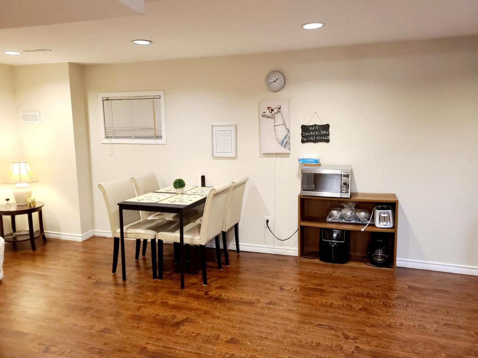 Spacious And Bright Unit With Natural Light. พิกเคอริง ภายนอก รูปภาพ